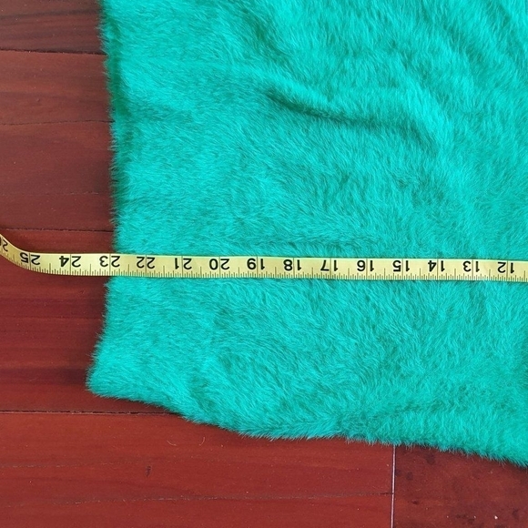 Halogen Womens Size XS Fuzzy V-Neck Pullover Sweater V-Neck Long Sleeve Green - Picture 8 of 9